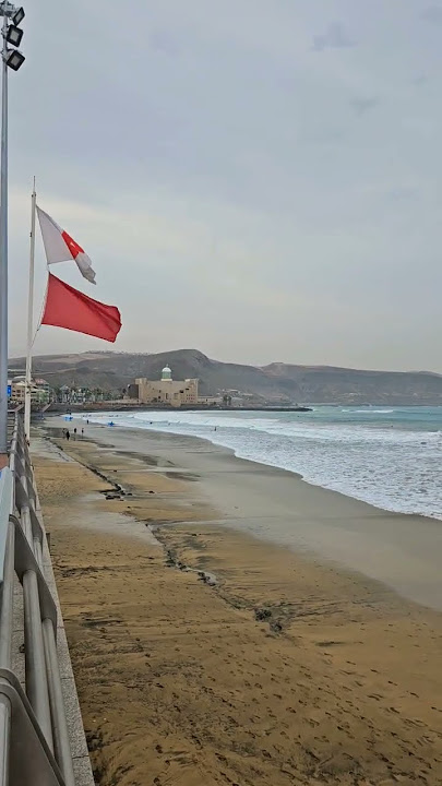 playa La Cicer (Playa de  Las Canteras) during calima time, Las Palmas de Gran Canaria, Spain 🇪🇸