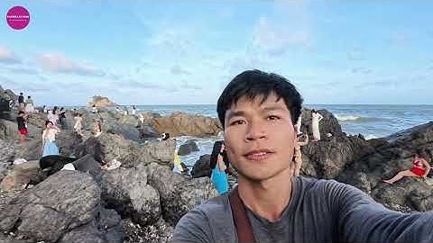 Các Anh Kéo Lưới Số Hưởng - Cảnh Tượng Chưa Từng Thấy Tại Bãi Tắm Rất Đẹp Và Đông Kín Người