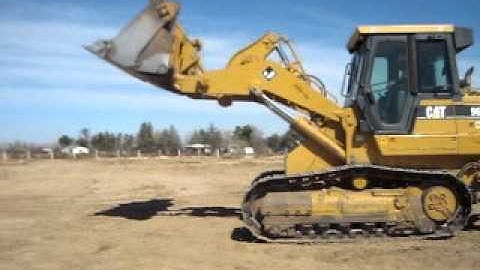 track loader with vincent zuniga.AVI