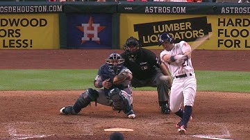 SEA@HOU: Altuve serves an RBI single to center