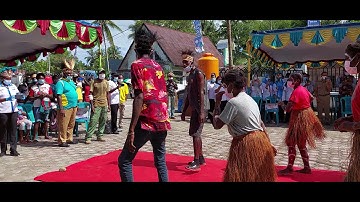 Wakil Bupati Mimika - di sambut dengan Tari Seka - perempuan2 SK KOMORO-MAPURUJAYA👍👍