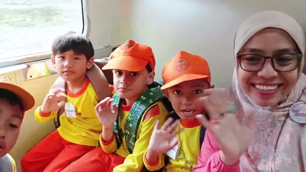 NAIK KERETA API KE TUGU PAHLAWAN SURABAYA 2025 - KB TK PLUS HAFIDZUL QUR'AN