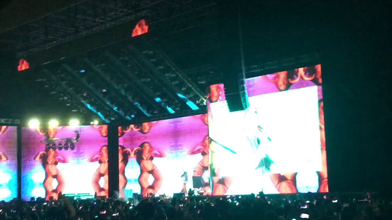 Diles Bad Bunny Santo Domingo YouTube