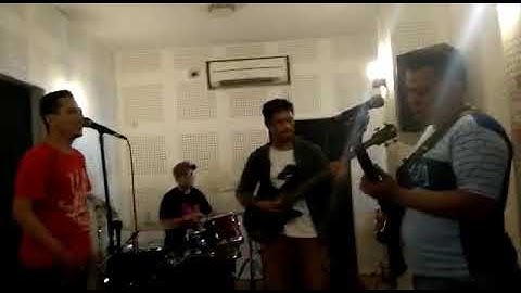 Nyamuk Yang Bingung cover by F**k Valentine