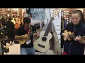 Рок-н-ролл на укулеле от Аны и Дани