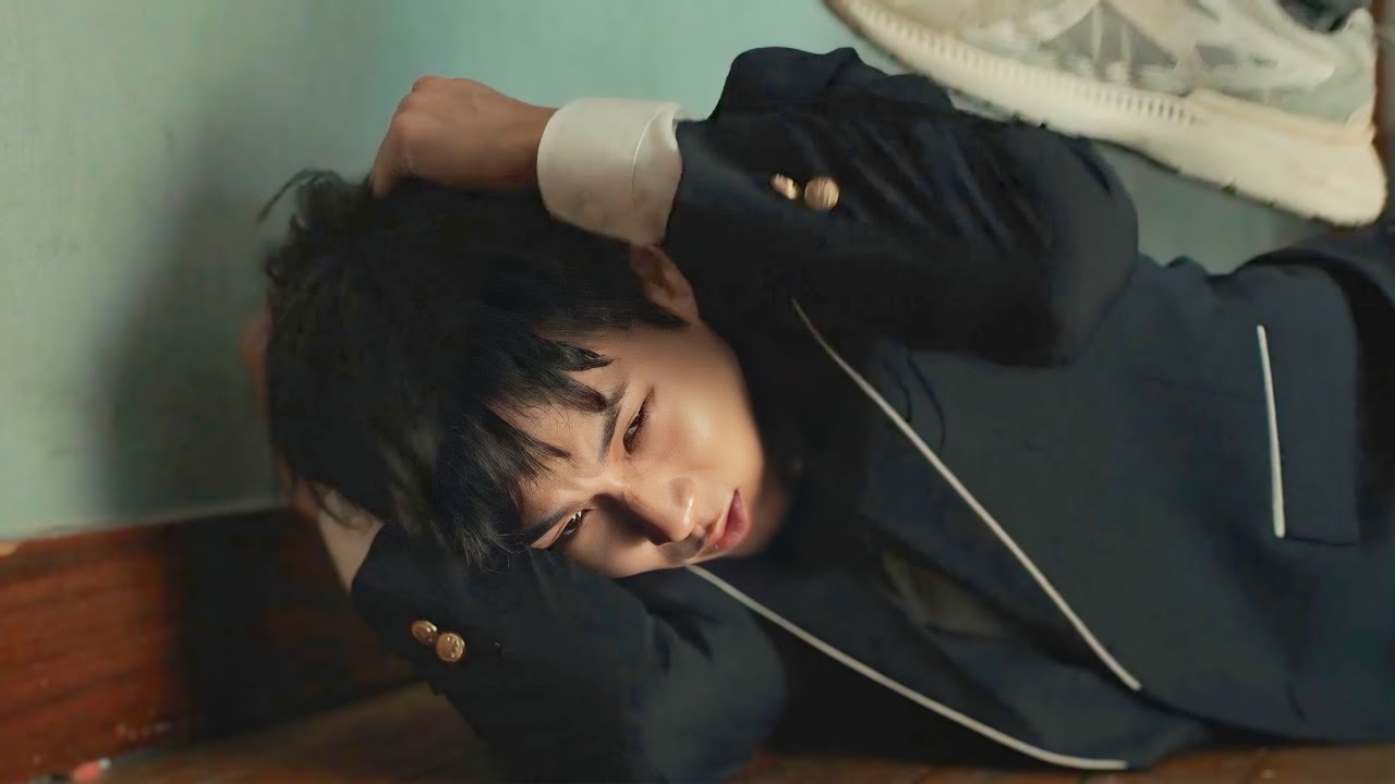 ولد غلبان الكل بيتنمرو عليه فبيتحول لقاتل متسلسل وبيخلص علي اي حد يضايقه