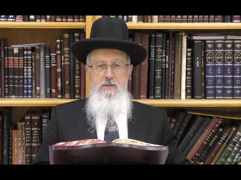 הגאון הרב אברהם יוסף שליט"א למי כדאי לתת להדליק נרות בבית הכנסת בימי החנוכה