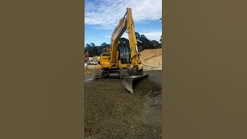 Front shovel action with the Digmax 360 Rotate Bucket 💣💥