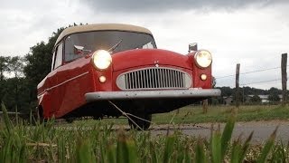 Bond Minicar three wheels on the road