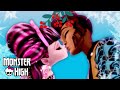 Every Kiss In Monster High Ever: Mistletoe Edition! | Monster High