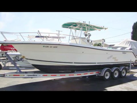 Pursuit 2870 Center Console with Twin Yamaha 225HP Model Year 1999