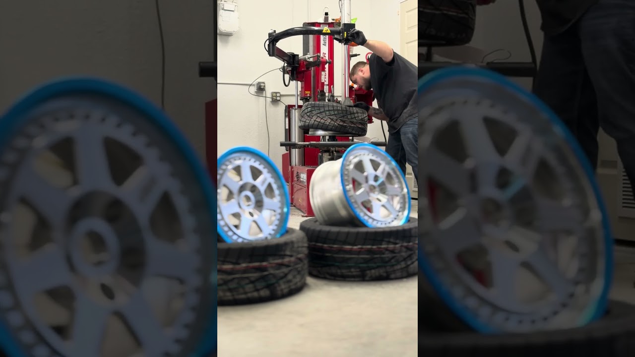 At Kings Kustoms getting the Mugen M7's assembled. 