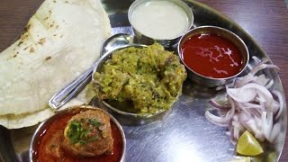 chicken Kolhapuri kharda. tambda rassa pandhra rassa bhakri anda curry???? please subscribe