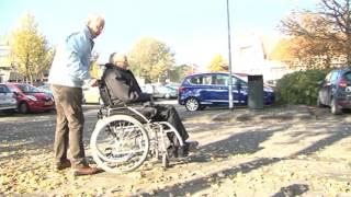 2015 11 22 100 min en ouder afl 6   Ouderen en gehandicapten in het verkeer