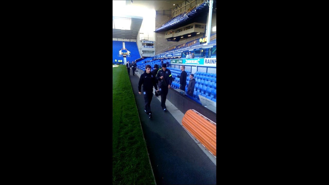 Gareth Barry arrives at Goodison Park goodison park tour