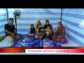 Sukarelawan banjir-membantu ibu dan bayi