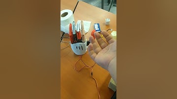 Mano robótica en impresión 3D con electrodos