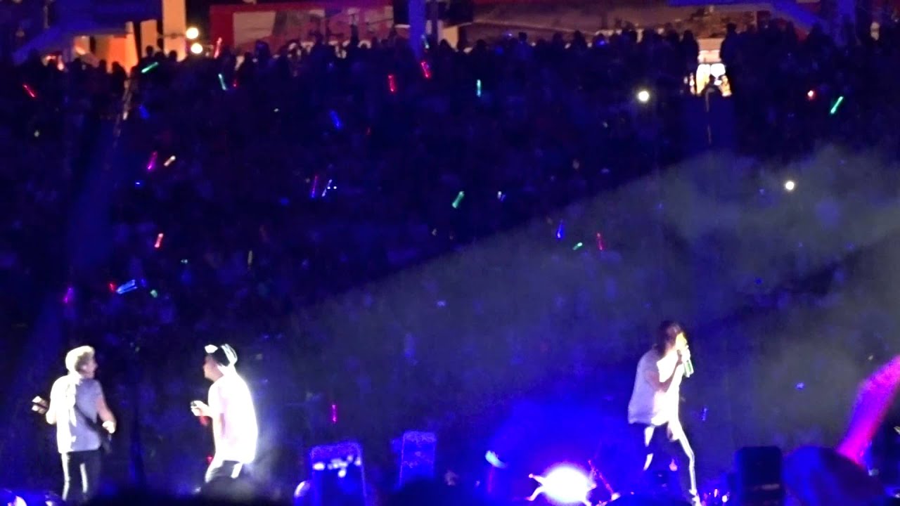 One Direction - Harry: pregnant fan-Just Love-Little White Lies  - Santa Clara, CA - 7-11-15