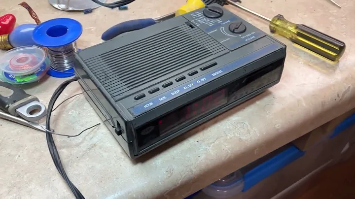 Semi Successful Repair Of The GPX Alarm Clock Model D505.