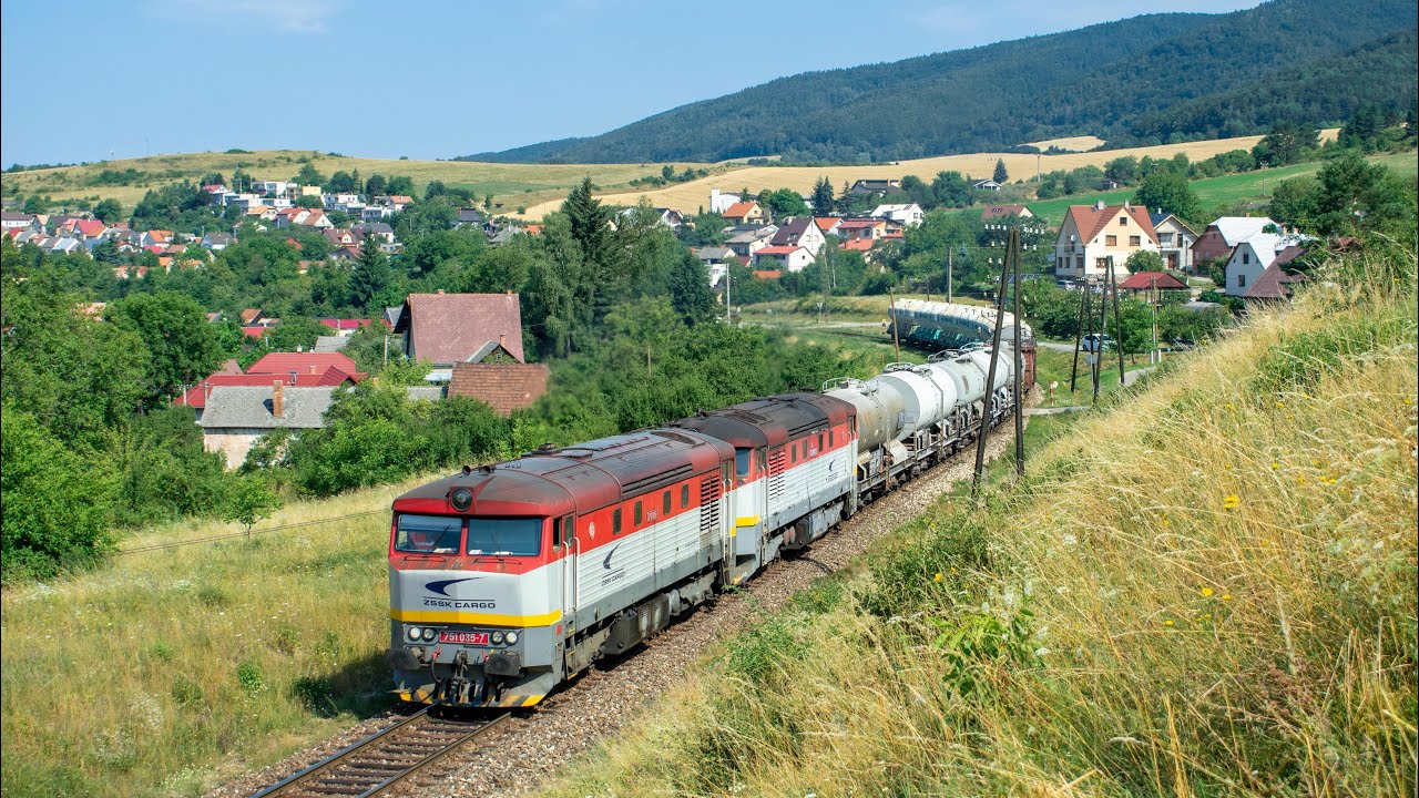 ZSSKC 751 035 + 075 с Pn 68321 в разтоцно/Ráztočno.