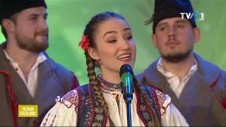 Video thumbnail of "Alexandra Chira cu colindatorii din Plopis-Salaj, Silvia Timis & Andreea Chisalita - LIVE - Blaj"
