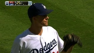 NLCS Gm5: Greinke tosses seven frames of two-run ball