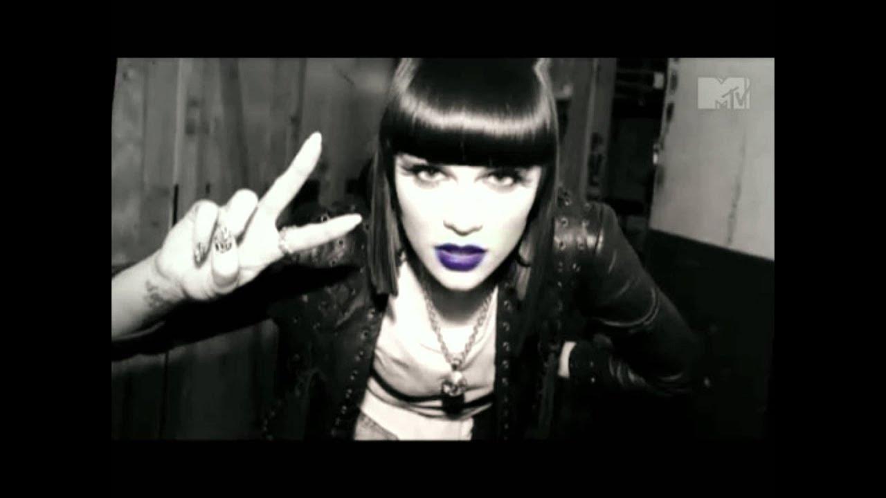 Jessie J - Domino (OFFICIAL MUSIC VIDEO) Jessie J - Domino (OFFICIAL MUSIC VIDEO)