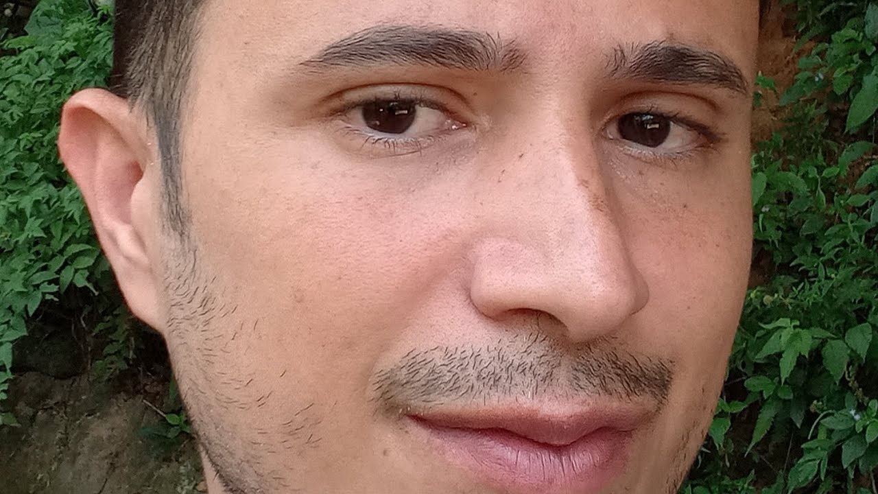 Alguém te vigia e sente uma paixão em secreta vai se posicionar e se declarar