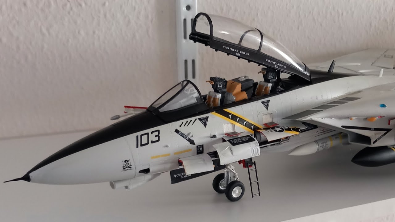 F 14 Tomcat, TUMPETER, 1:32, Bau des Flugzeugmodells