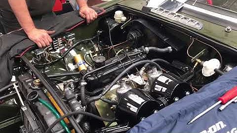 1975 MGB roadster engine running up for the first time