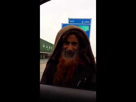 ظهور رجل من بني قحطان يترحل على اقدامه