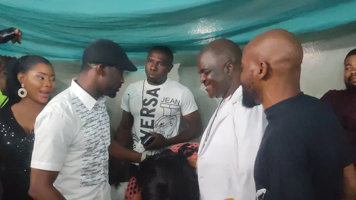 ABASS OBESERE,ALAO MALAIKA & ATAWEWE SHOWER GOSPEL SINGER ESTHER IGBEKELE BUNDLE OF MONEY@CONCERT