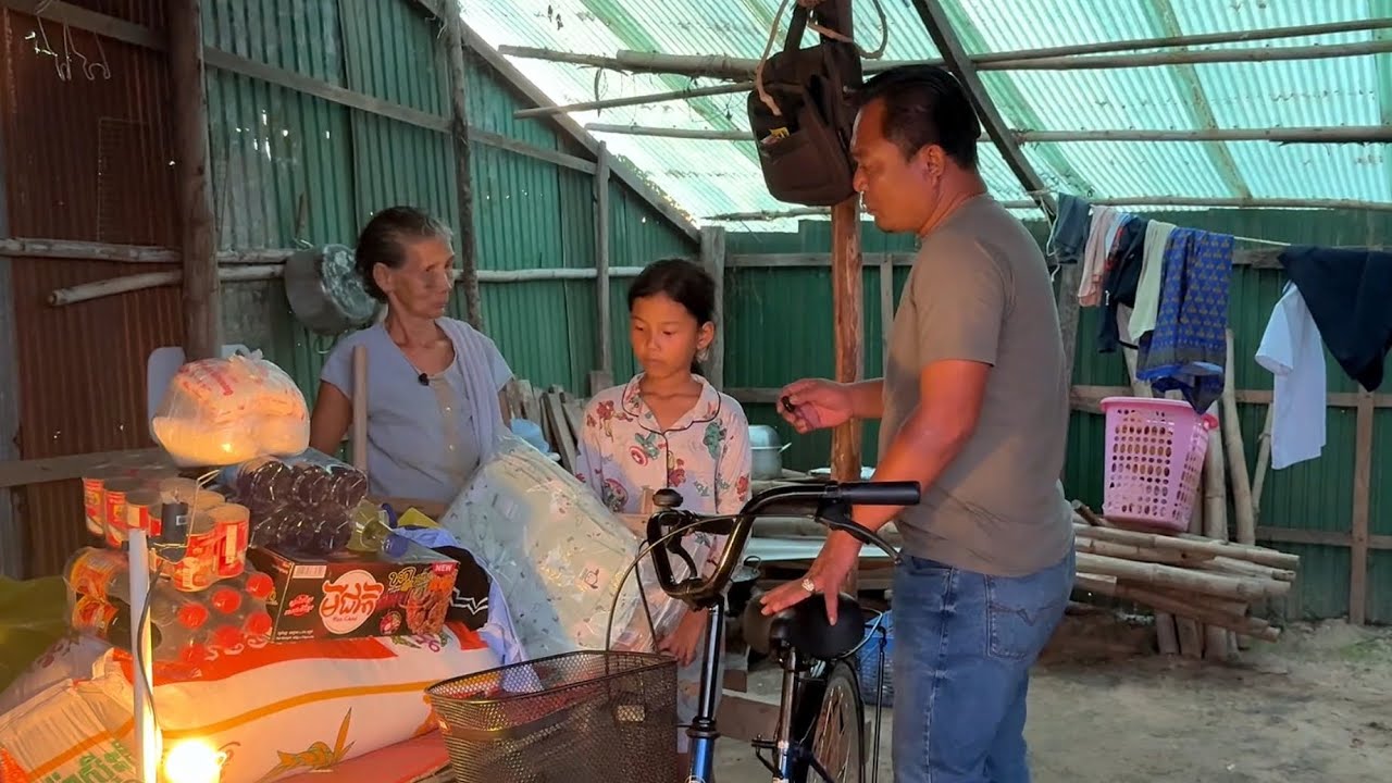 មិននឹកស្មានថាលោកយាយស្រក់ទឹកភ្នែកដោយសាររឿងចឹង By Pou Vot 