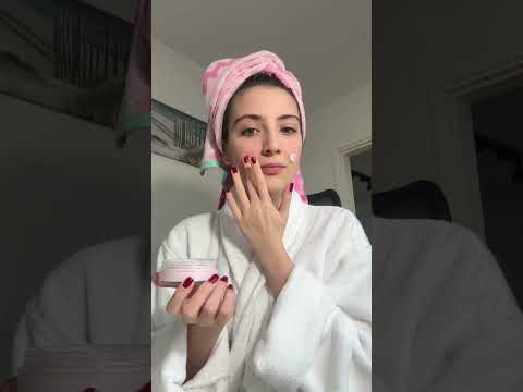 کرم مرطوب کننده و آبرسان ابر صورتی