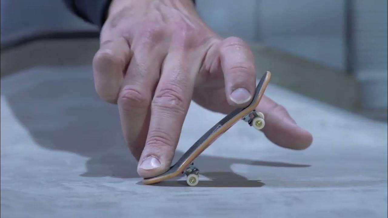 How to Kickflip a Fingerboard howto skateboarding fingerboard 