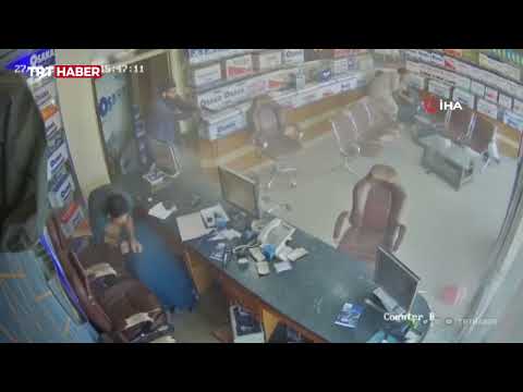 Dükkan sahibi hırsızlara kurşun yağdırdı: 1 ölü