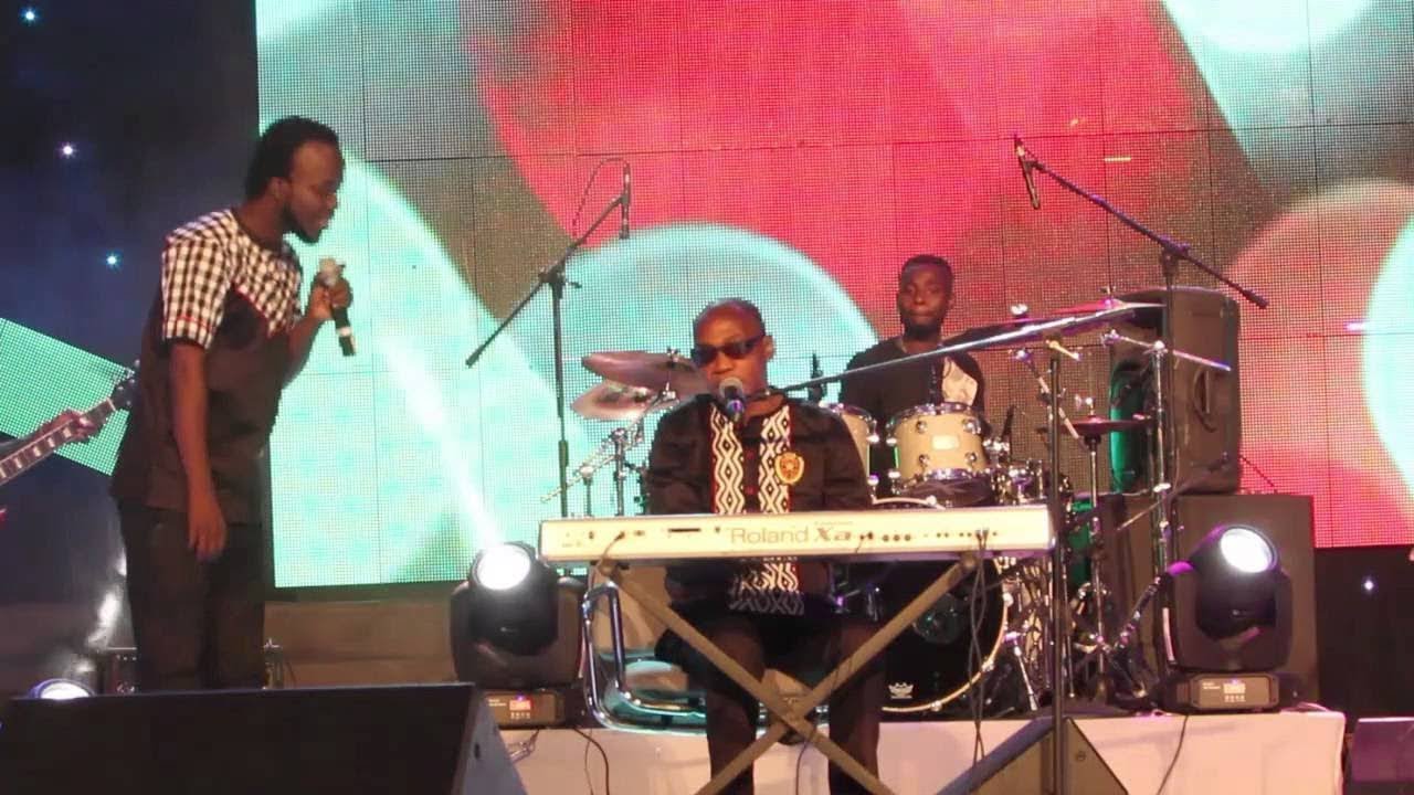 Kwadwo Akwaboah Snr  Akwaboah Jnr perform Hini Me  Lord of the Ribs