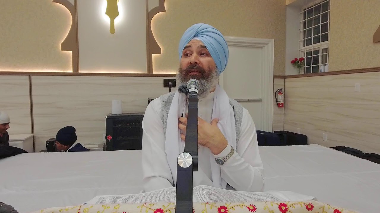 ਪਉੜੀ ॥ ਅੰਤਰਿ ਜਪੁ ਤਪੁ ਸੰਜਮੋ ਗੁਰ ਸਬਦੀ ਜਾਪੈ ॥