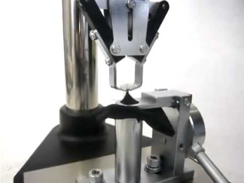 Tensile / Cloth button pull off test