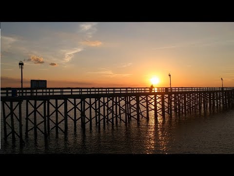 Perfect night for a sunset flight of the pier @PowersFamily