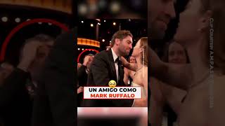 La felicidad de Mark Ruffalo al ver ganar a Emma Stone un Oscar | íconos #shorts
