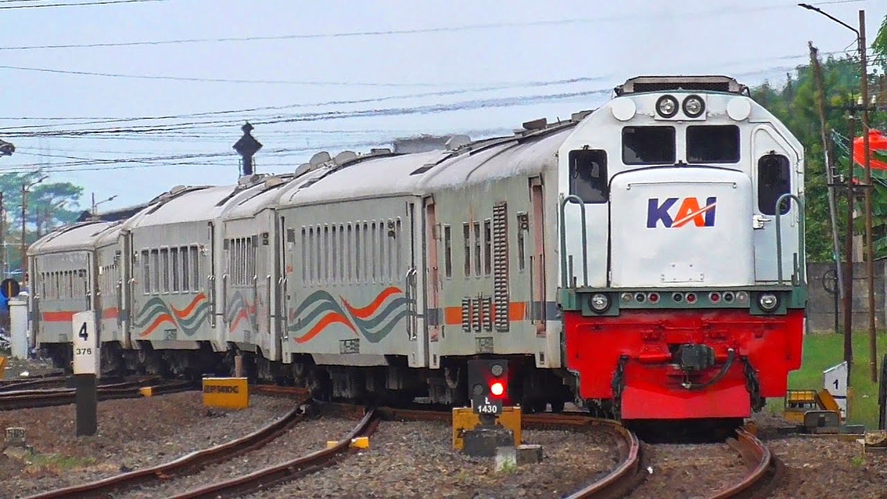 KOMPILASI HUNTING KESIBUKAN LALU LINTAS KERETA API SIANG & SORE DI SPOT PERCABANGAN STASIUN KROYA‼️