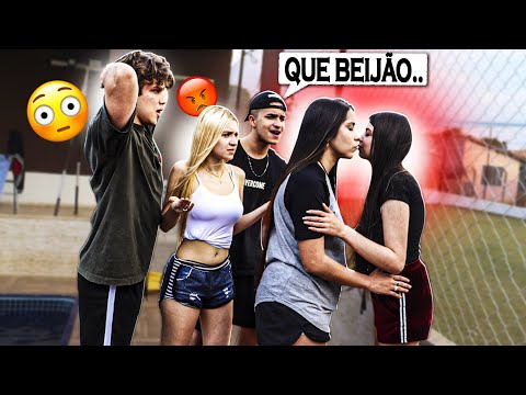 QUEM EU ENCONTRAR VAI TER QUE ME BEIJAR!! ( ESCONDE ESCONDE DO BEIJO )