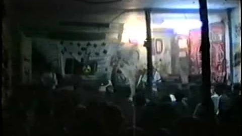 La.Aldea.del.Arce.(Esp)-Live-VHSRip-199x_part02.00.avi