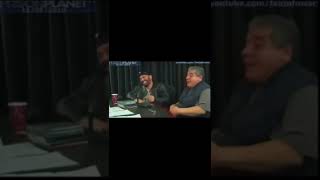 Joey Diaz tells Joe Rogan and Alex Jones hilarious airport story 😂