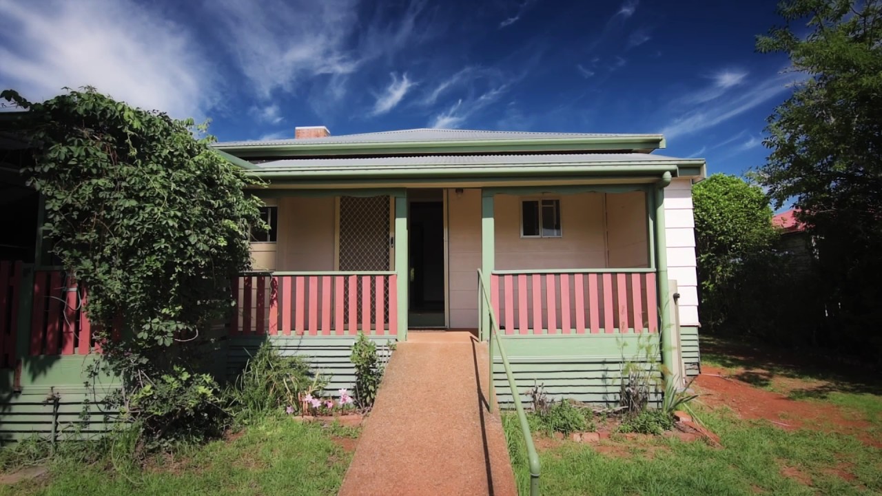 28 Kurrajong Street Dorrigo by YouTube