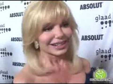 Loni Anderson Red Carpet Interview at GLAAD Media Awards