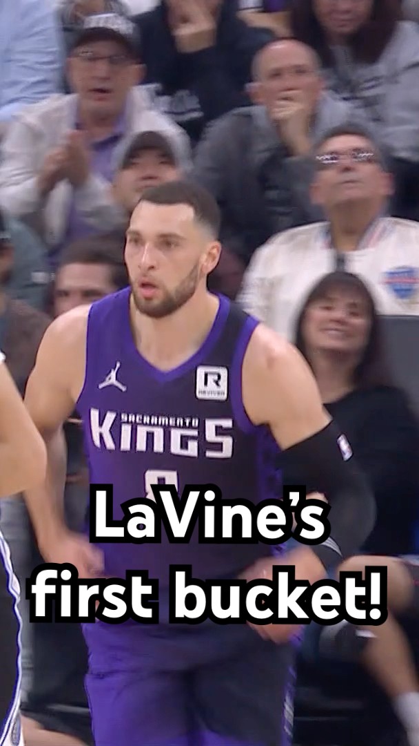 Zach LaVine scores his first basket for Sacramento!