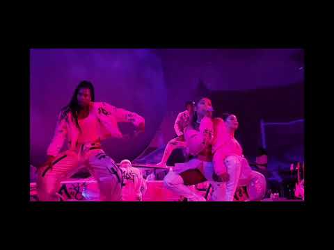 Ariana Grande - 7 rings ( live sweetener world tour) - Full HD - YouTube