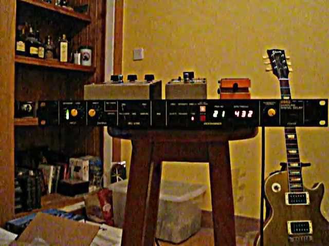KORG SDD-2000 digital sampling delay test (U2 Bad snippet)